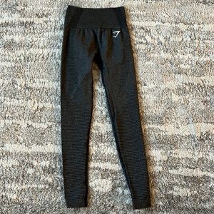 Gym shark leggings in wonderful condition